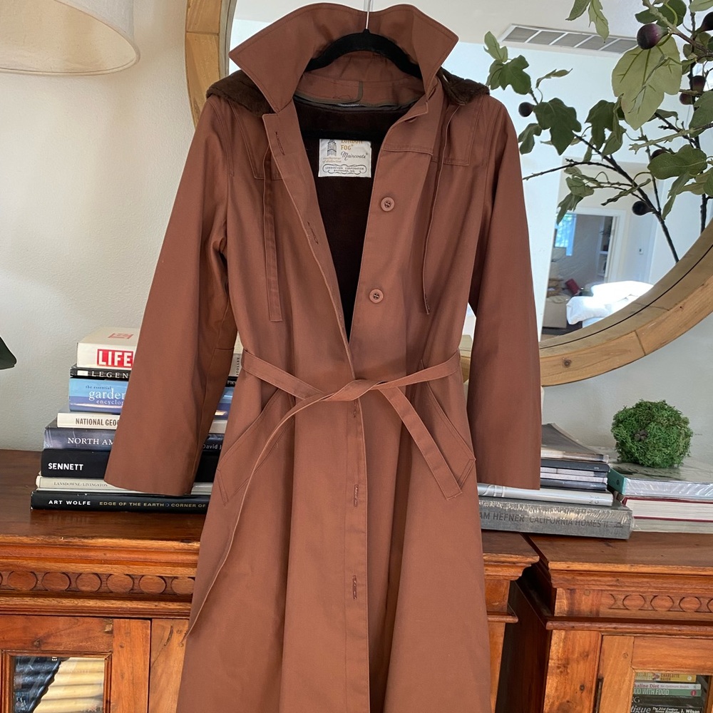 LONDON FOG Trench Coat. Gorgeous chocolate brown.